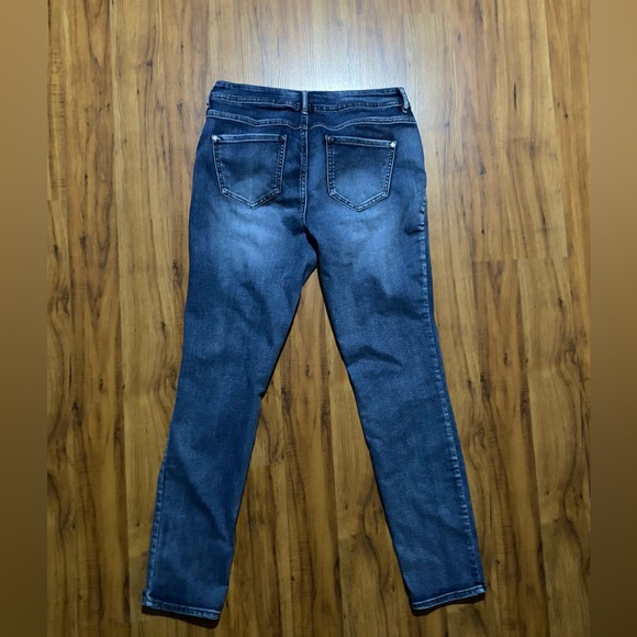 C EST. 1946 Denim Women’s Curvy Jeans Size 6 - Picture 2 of 15